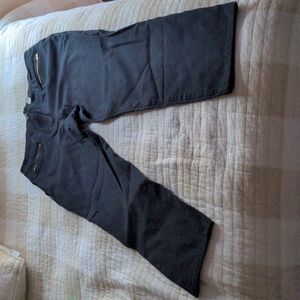 Chico's Size 2.5 or 14 Black Ankle pant EUC 24" inseam (approximately)